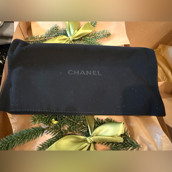 Authentic Chanel Lambskin Camellia Long Wallet - excellent condition - Picture 7 of 7